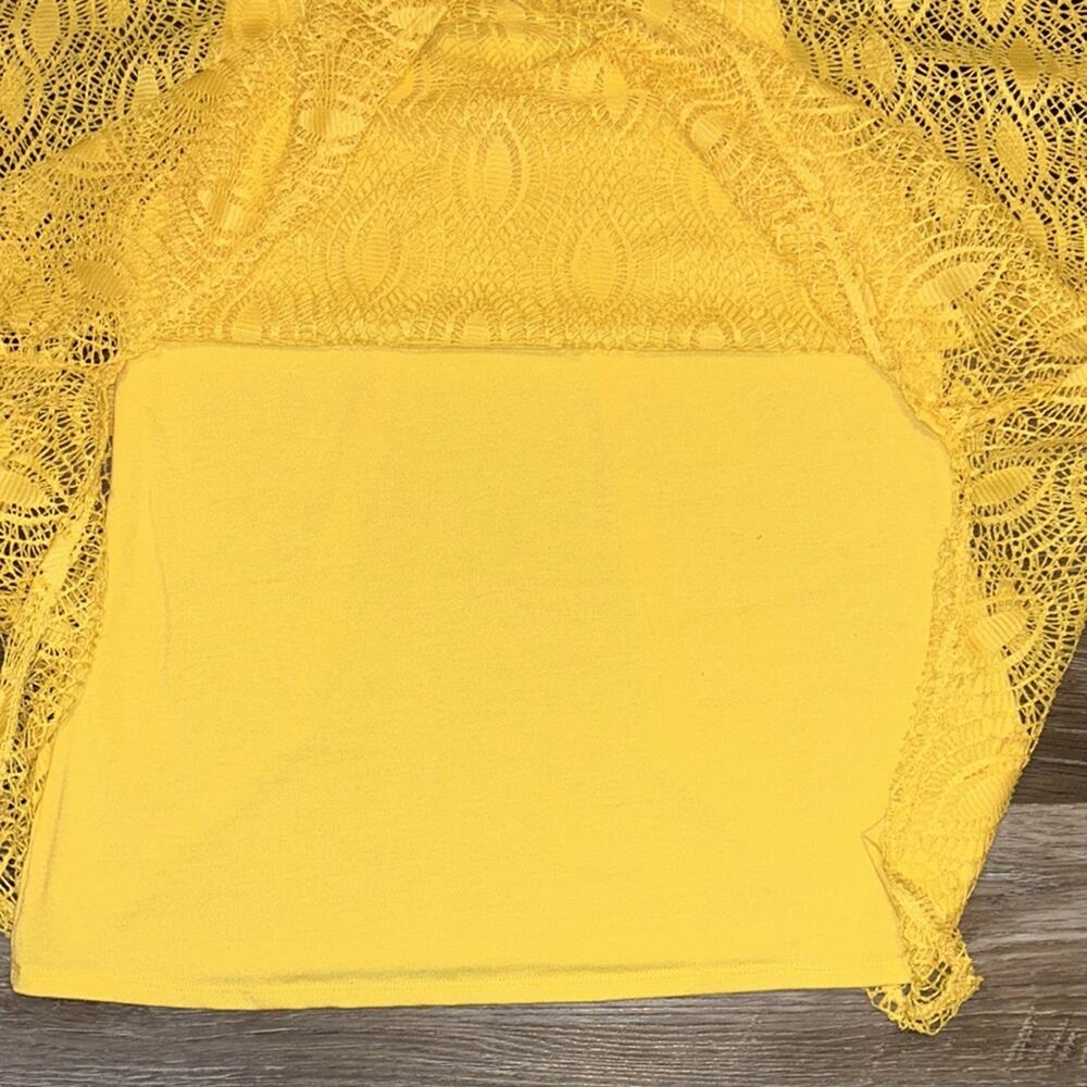 Chenault yellow pancho style knitted top with a solid tank, size large - Picture 9 of 11